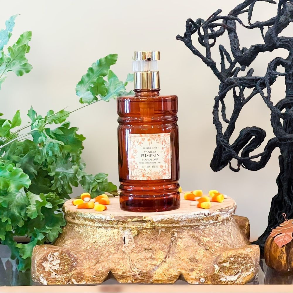 NEW Aroma Aria Vanilla Pumpkin Hand Soap Large Amber Glass Pump Bottle 16 OZ - Picture 2 of 10
